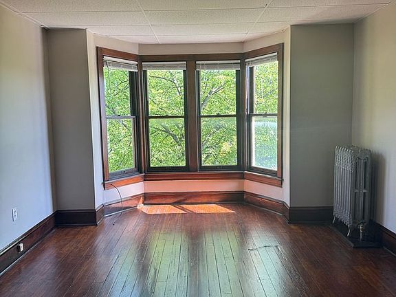 5th image of 41 E Franklin St APT 3