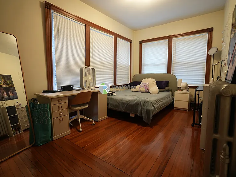21 Gibbs St #2 — Photo 10