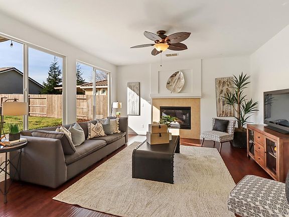 4th image of 12193 Conservancy Way