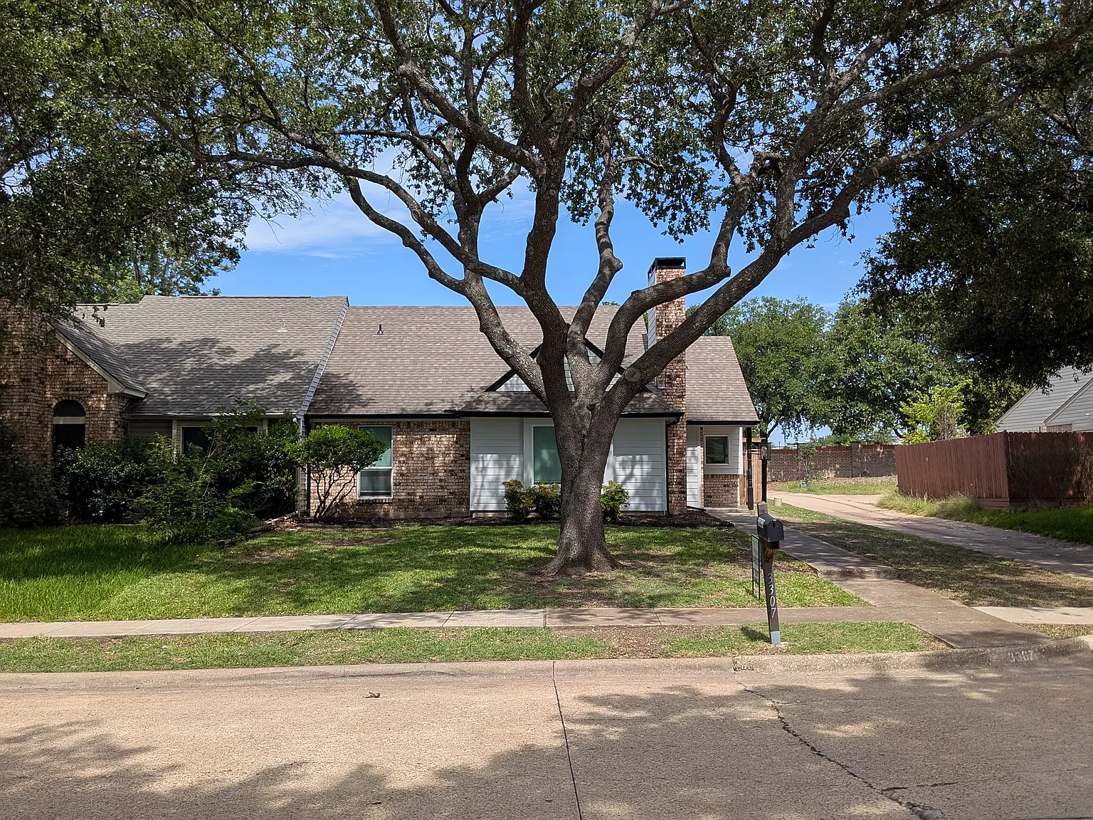2 bed, 1309 sqft, $2,400 — Photo 3
