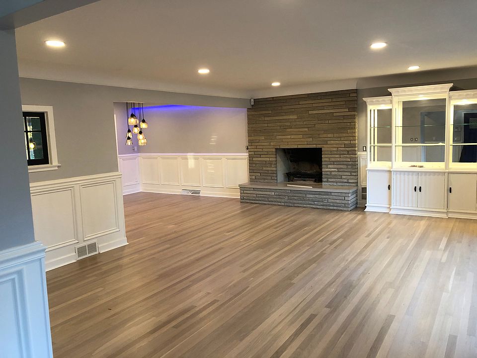 2nd image of 5923 Crittenden Dr