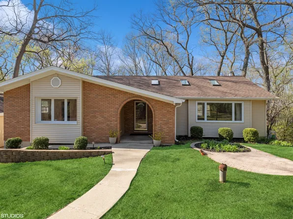 6806 Rhode Island Trl, Crystal Lake, IL 60012