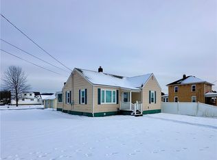 300 Martin Ave, Ellwood City, PA 16117