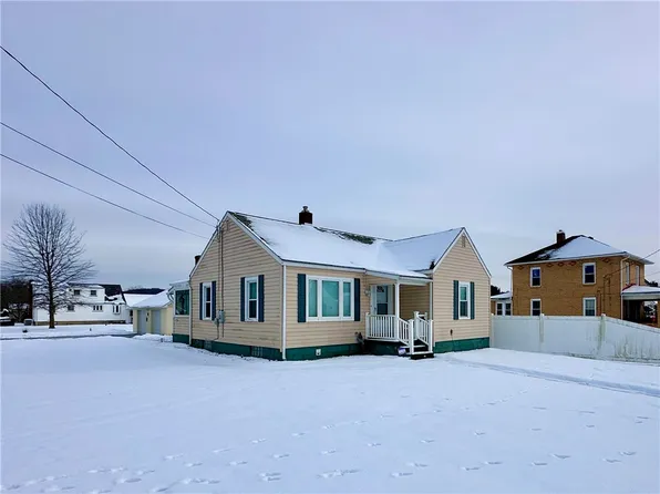 300 Martin Ave, Ellwood City, PA 16117
