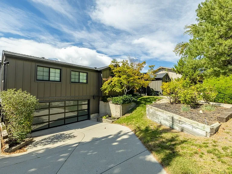 8784 S Russell Park Rd — Photo 73
