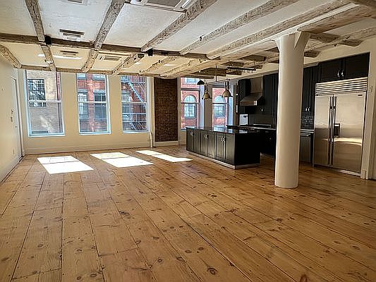 1st image of 141 Prince St APT 3