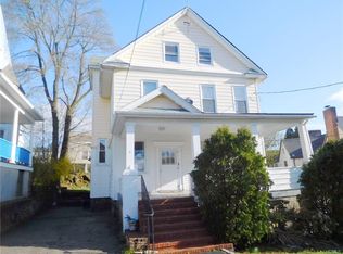 3 Colonial Pl, New Rochelle, NY 10801