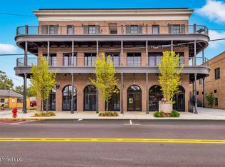 1515 Government St #A304, Ocean Springs, MS 39564