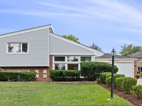 9400 Octavia Ave, Morton Grove, IL 60053