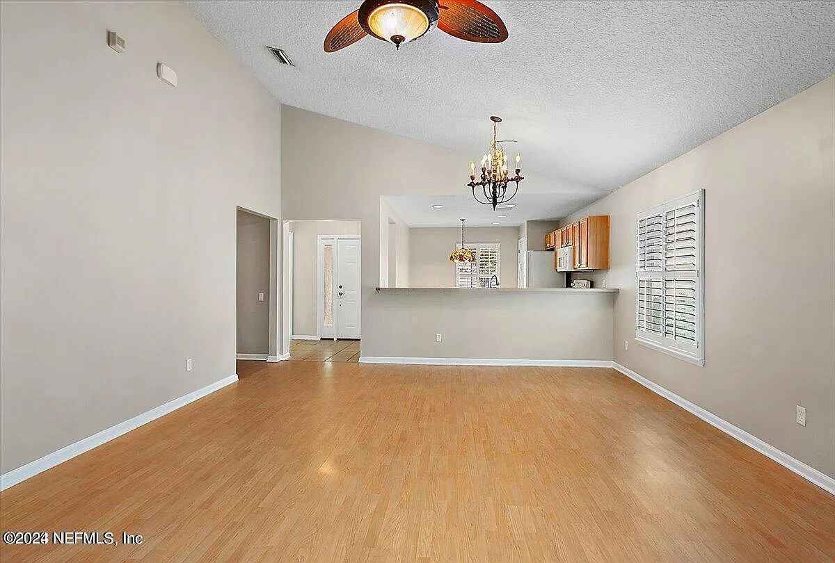 3 bed, 2.0 bath, 1542 sqft, $2,195 — Photo 4
