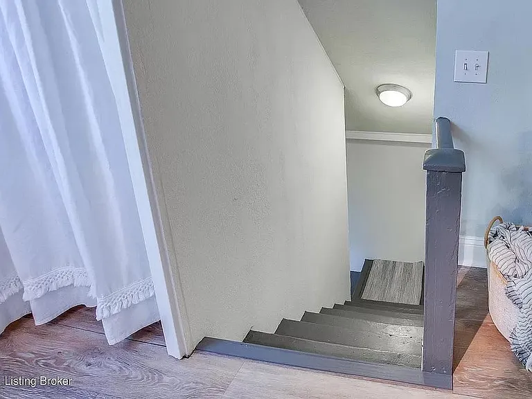 409 E Brandeis Ave — Photo 17