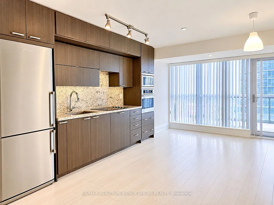 120 Harrison Garden Blvd #820