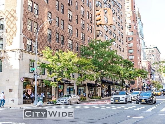 5th image of 158 E 82nd St #D