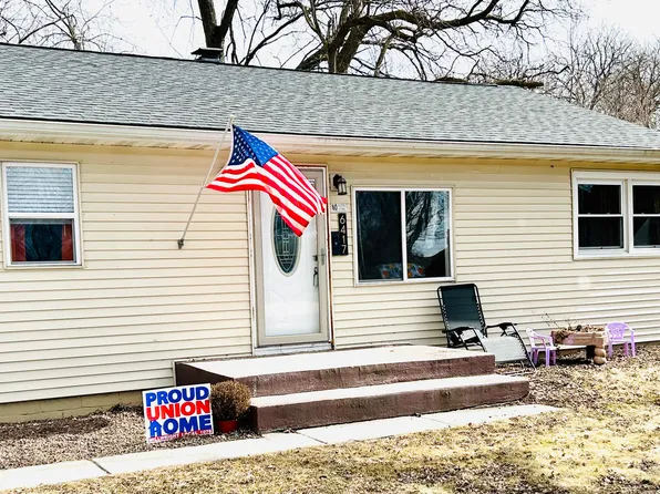 6417 Kentucky Pl, Merrillville, IN 46410