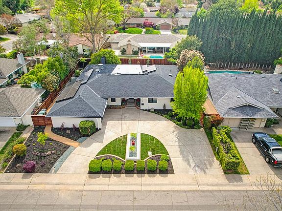 3rd image of 689 Morris Way