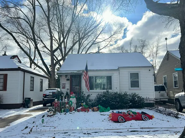 24423 Hopkins St, Dearborn Heights, MI 48125