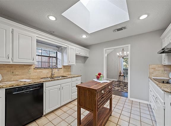3rd image of 906 Rush Creek Dr