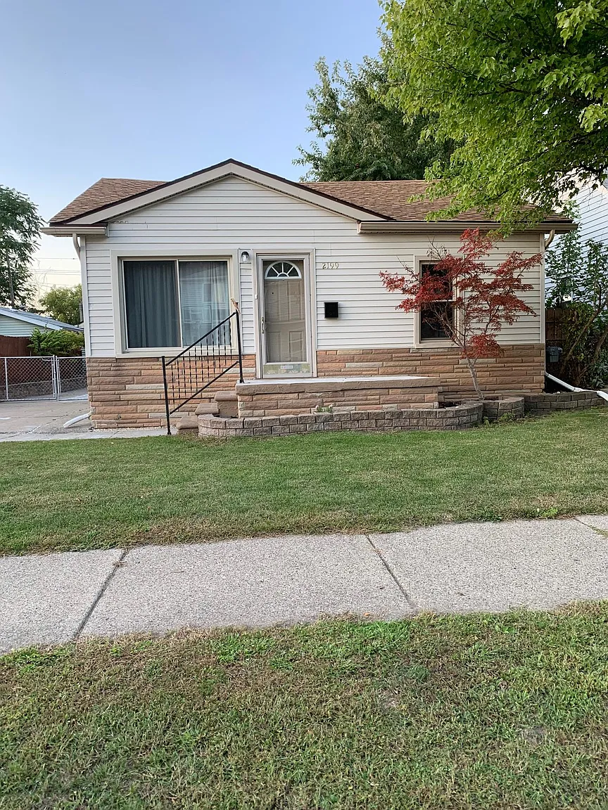 2199 Otis Ave photo 1