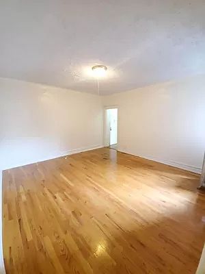 3rd image of 225 Parkside Ave #27
