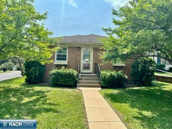 802 8th St N, Virginia, MN 55792