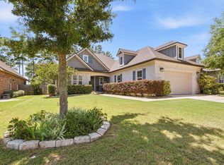 500 Meadow Lake Dr, Freeport, FL 32439