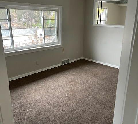 5th image of 1031 Brown St #2