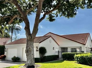 547 Beachwalk Cir, Naples, FL 34108