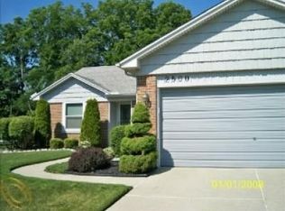 2500 Woodmont Dr W, Canton, MI 48188