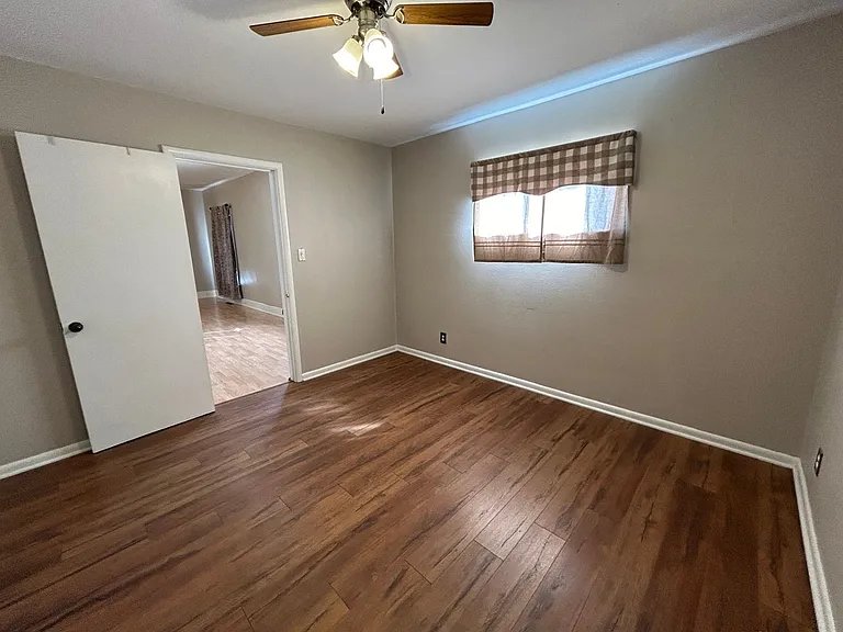 117 W Adams Ave — Photo 30