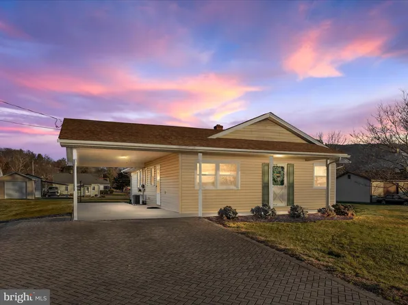 242 Crim Dr, Strasburg, VA 22657