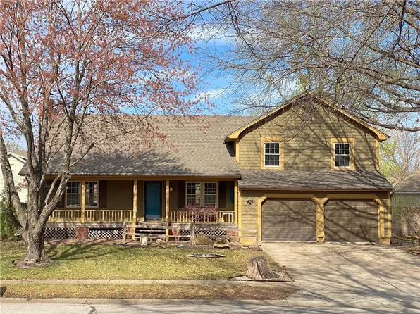 1631 NE Debonair Ct, Lees Summit, MO 64086