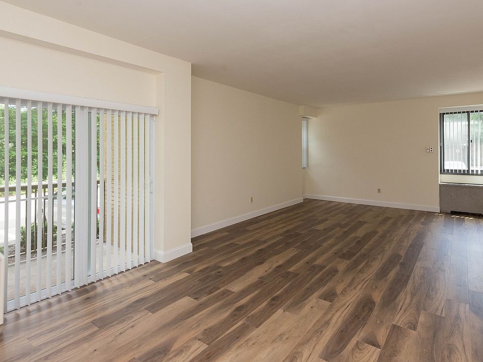 1st image of 1199 Whitney Ave #G04