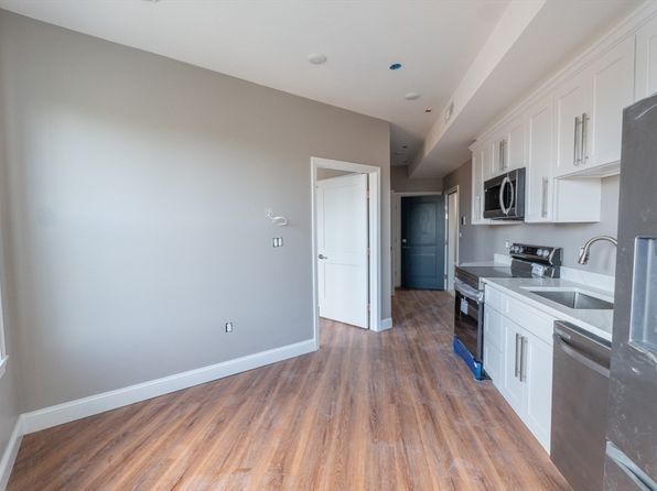 13 Nahant St #4D, Lynn, MA 01902