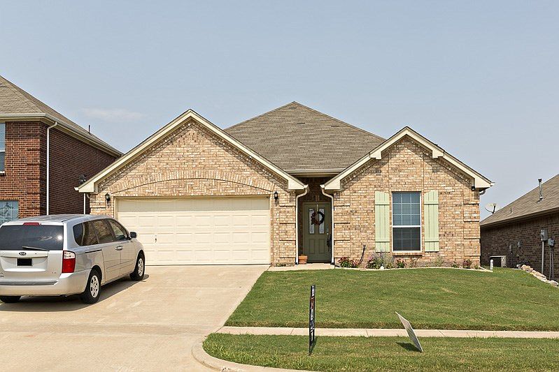 1st image of 4735 SW Greenwich Dr