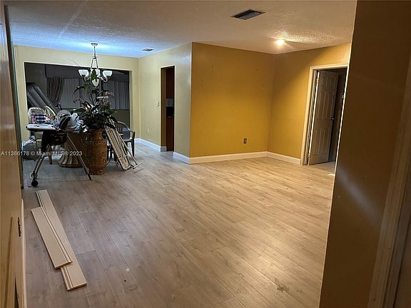 5th image of 8425 Windsor Dr