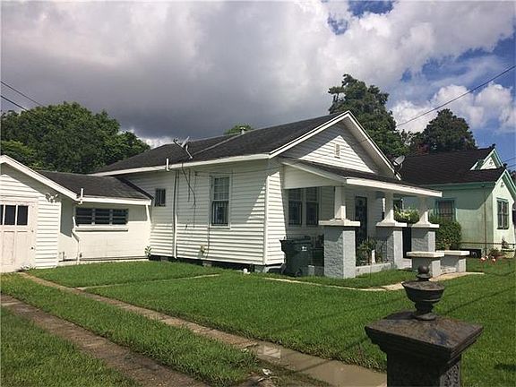 3rd image of 1239 Behrman Ave