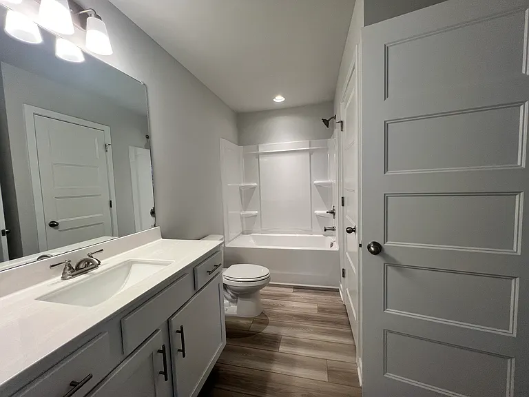 150 Rose Lake Ct — Photo 32