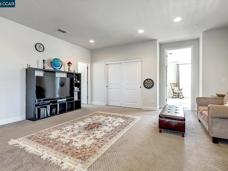 582 Mandevilla Dr — Photo 19