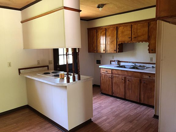 4th image of 611 W Camp Ave