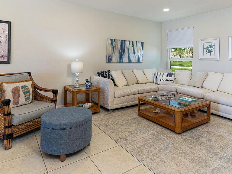 4645 Lakewood Blvd — Photo 3