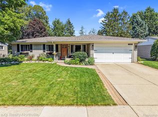 5166 Dayton Dr, Troy, MI 48085