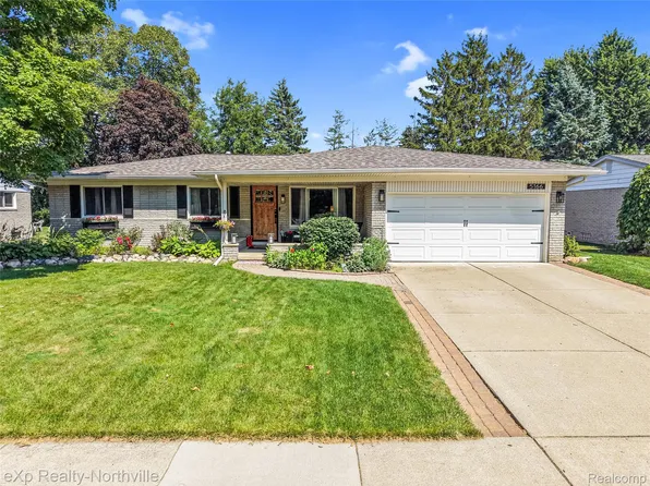 5166 Dayton Dr, Troy, MI 48085