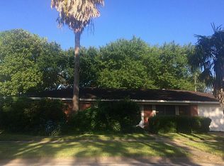 2901 Lindale St, El Campo, TX 77437