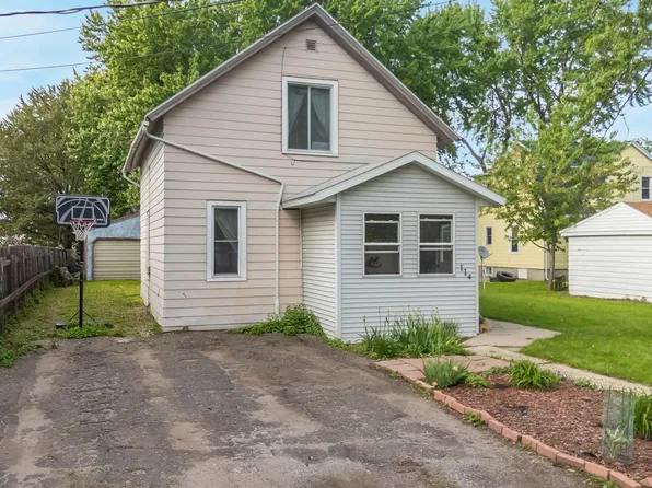 114 Baldwin Ave, Oshkosh, WI 54901