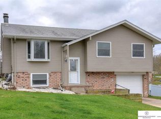 5035 Ernst St, Omaha, NE 68152