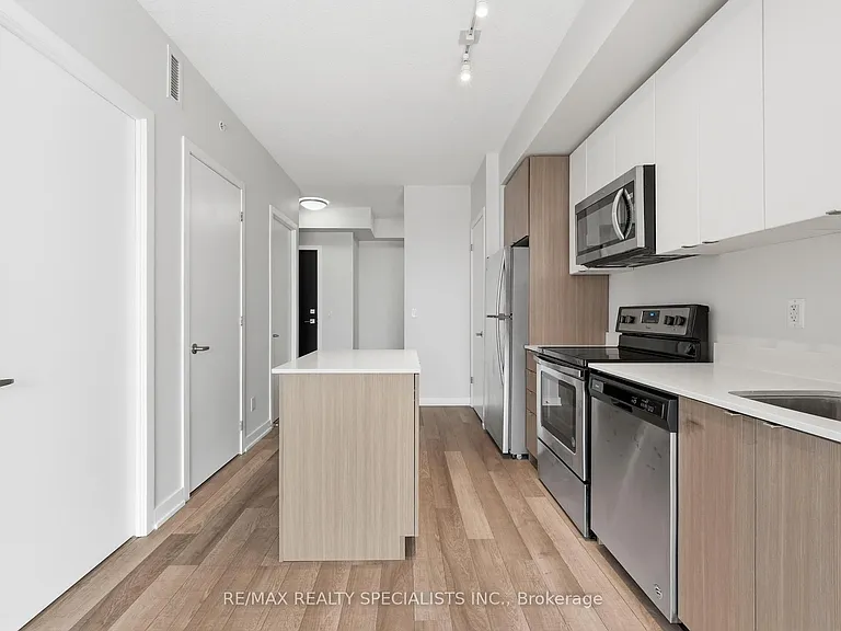 5240 Dundas St #B509 — Photo 4