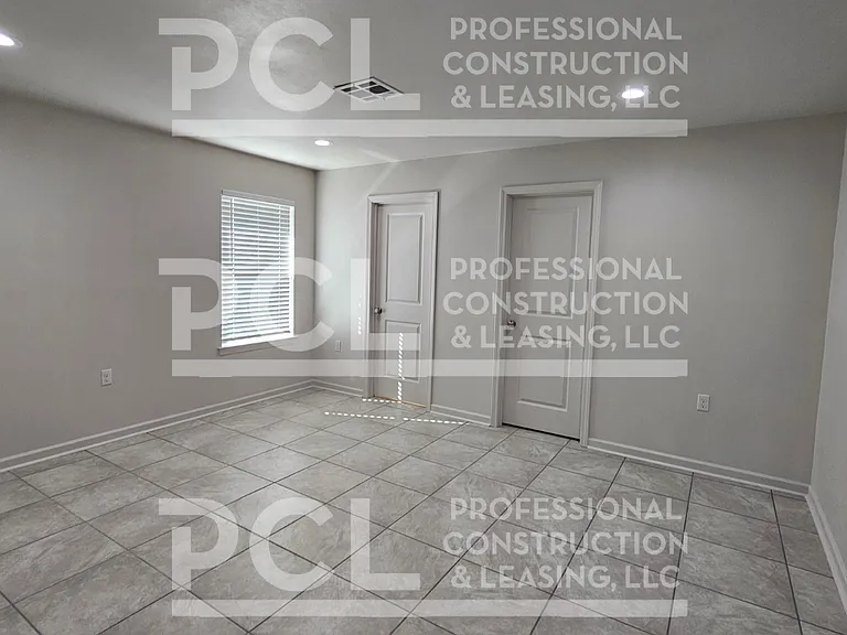 1658 Acadian Dr — Photo 12