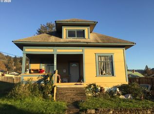 1703 SE Jackson St, Roseburg, OR 97470