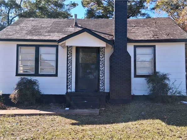240 S 1st St, Valley, AL 36854