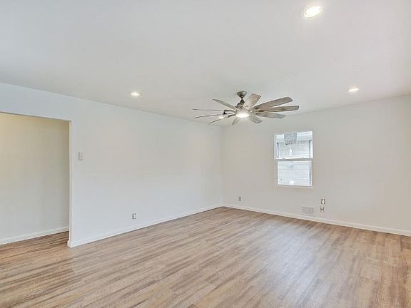 3rd image of 3229 N Dequincy St